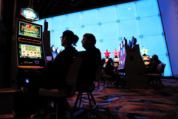 Slots at hollywood casino